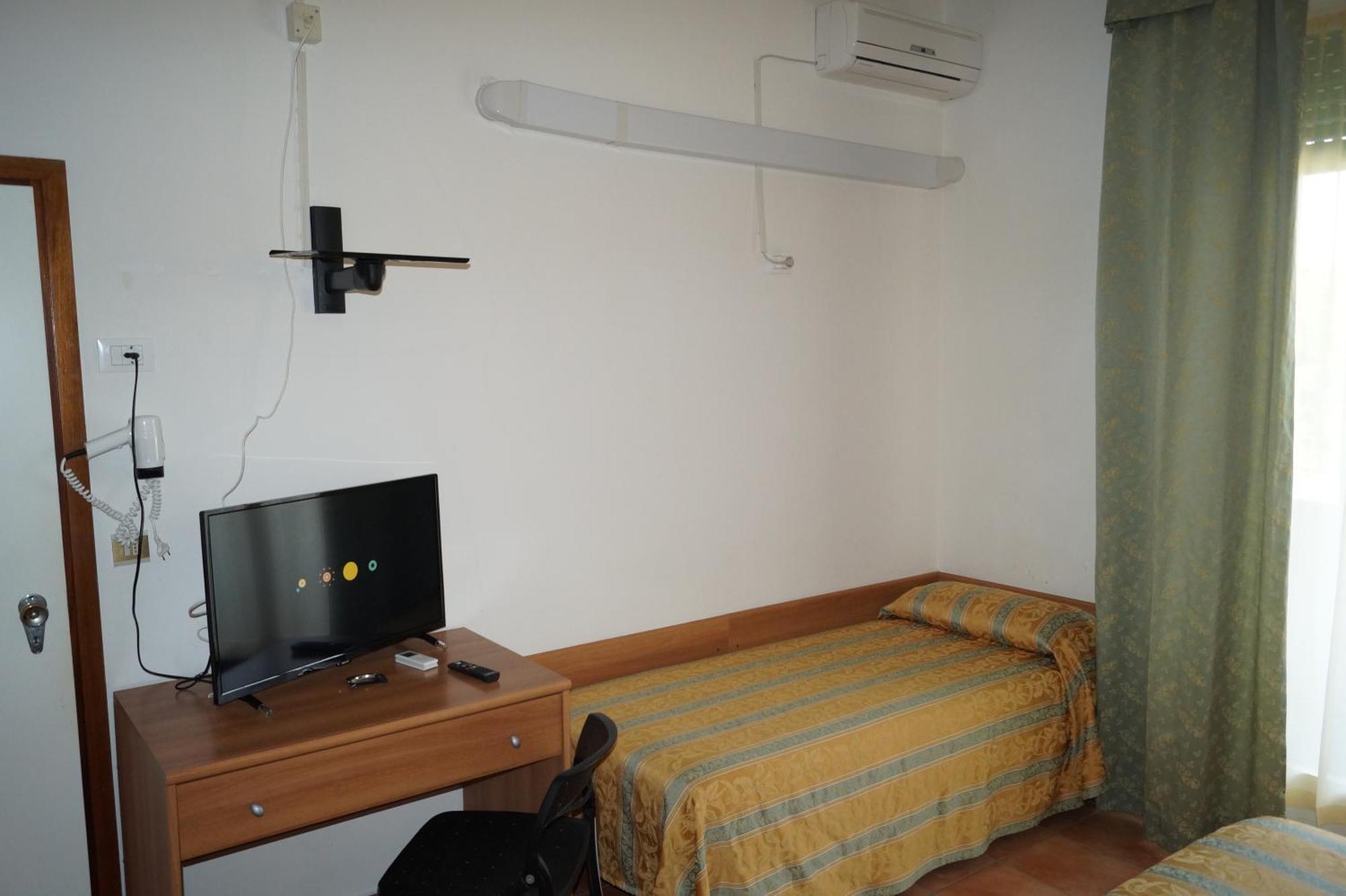 Zeus Only Hotel