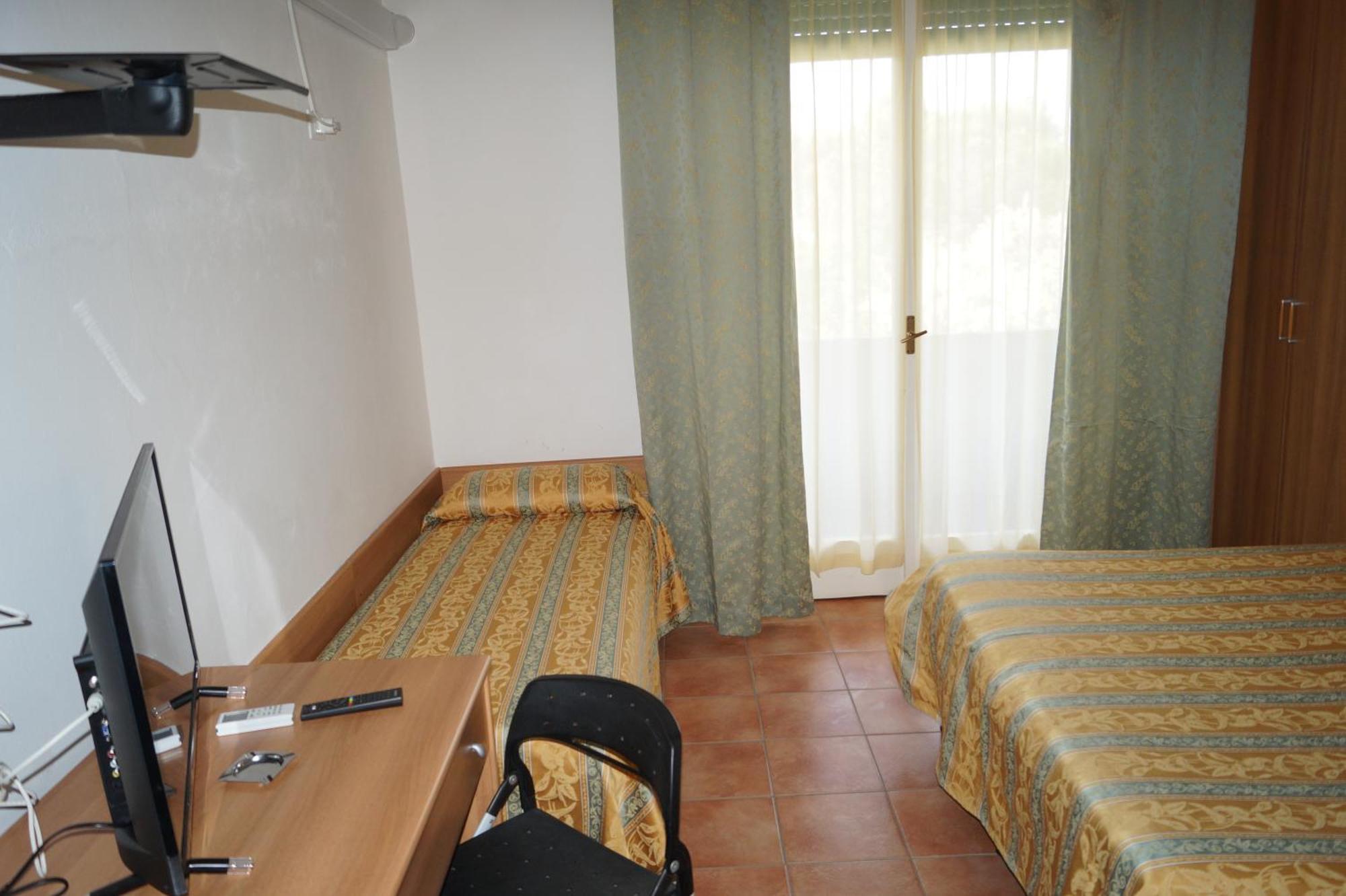Zeus Only Hotel 3*